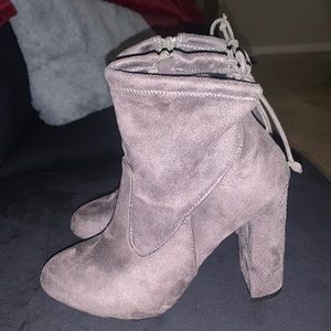 Never Been Wore Size 6 Grey Ankle Boots